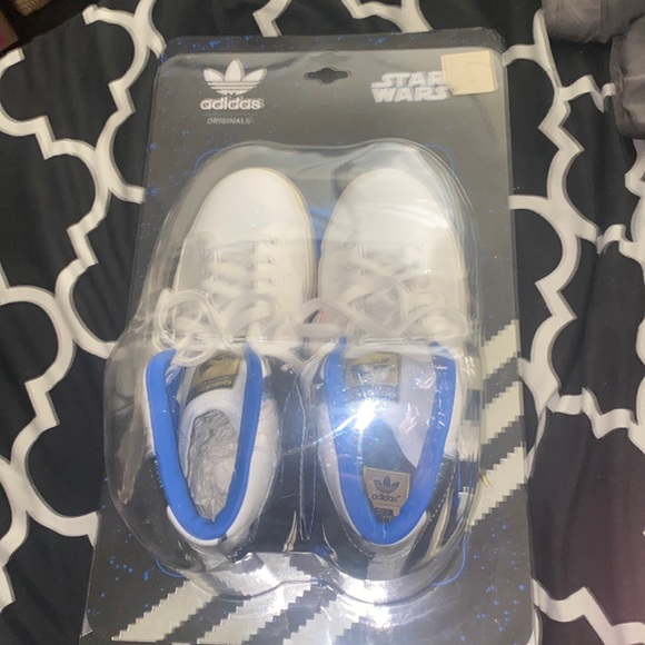 Throwback Adidas Star Wars Darth Vader never worn with original packaging - Picture 1 of 2